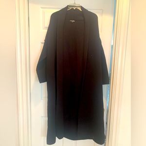 Very warm king black coat